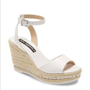 Karl Lagerfeld CARIN WEDGE SANDAL IN WHITE LEATHER *Gently Worn*